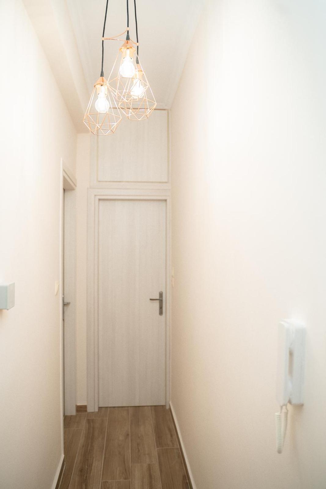 Artemis Bay Apartments Near Sea And Airport Esterno foto